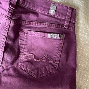 7 for all mankind designer jeans. Size 25. Like new condition.